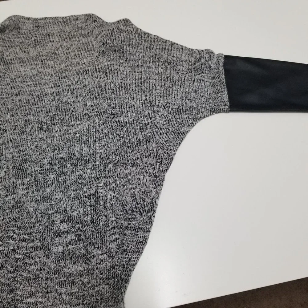 Divided by H&M Long Sleeve Top - Picture 9 of 14